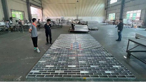 中陆建材铝屏风的制作工艺展示