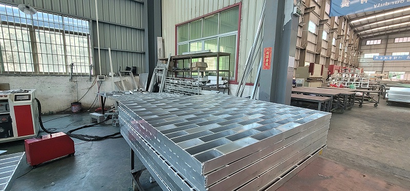 铝屏风 e070c21587a044a3aeb888e8ab24ffc2_11.jpg