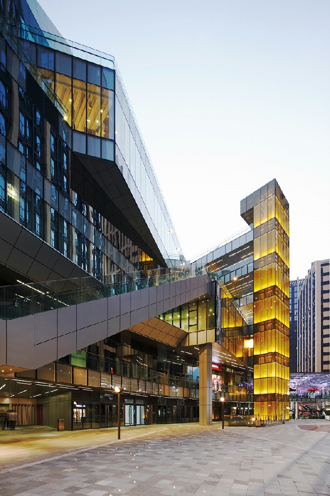 外墙装饰选幕墙铝单板