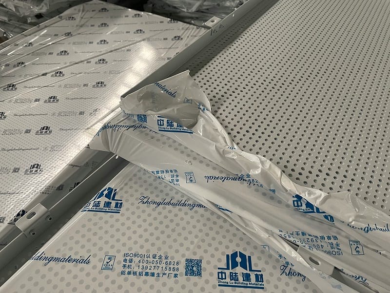 室内冲孔吸音铝单板吊顶